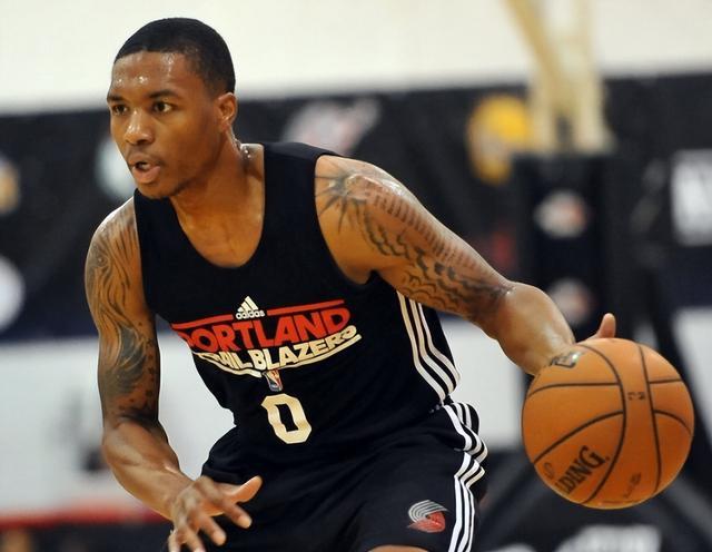 尔夫发展的 尔夫发展的