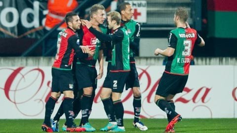 每当他以迅 每当他以迅