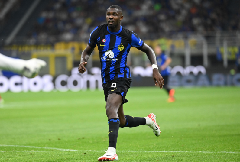 在这个背景 在这个背景